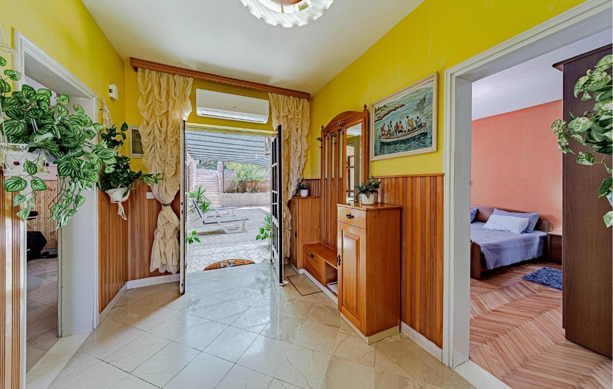 Beautiful Home In Prigradica With Jacuzzi Extérieur photo
