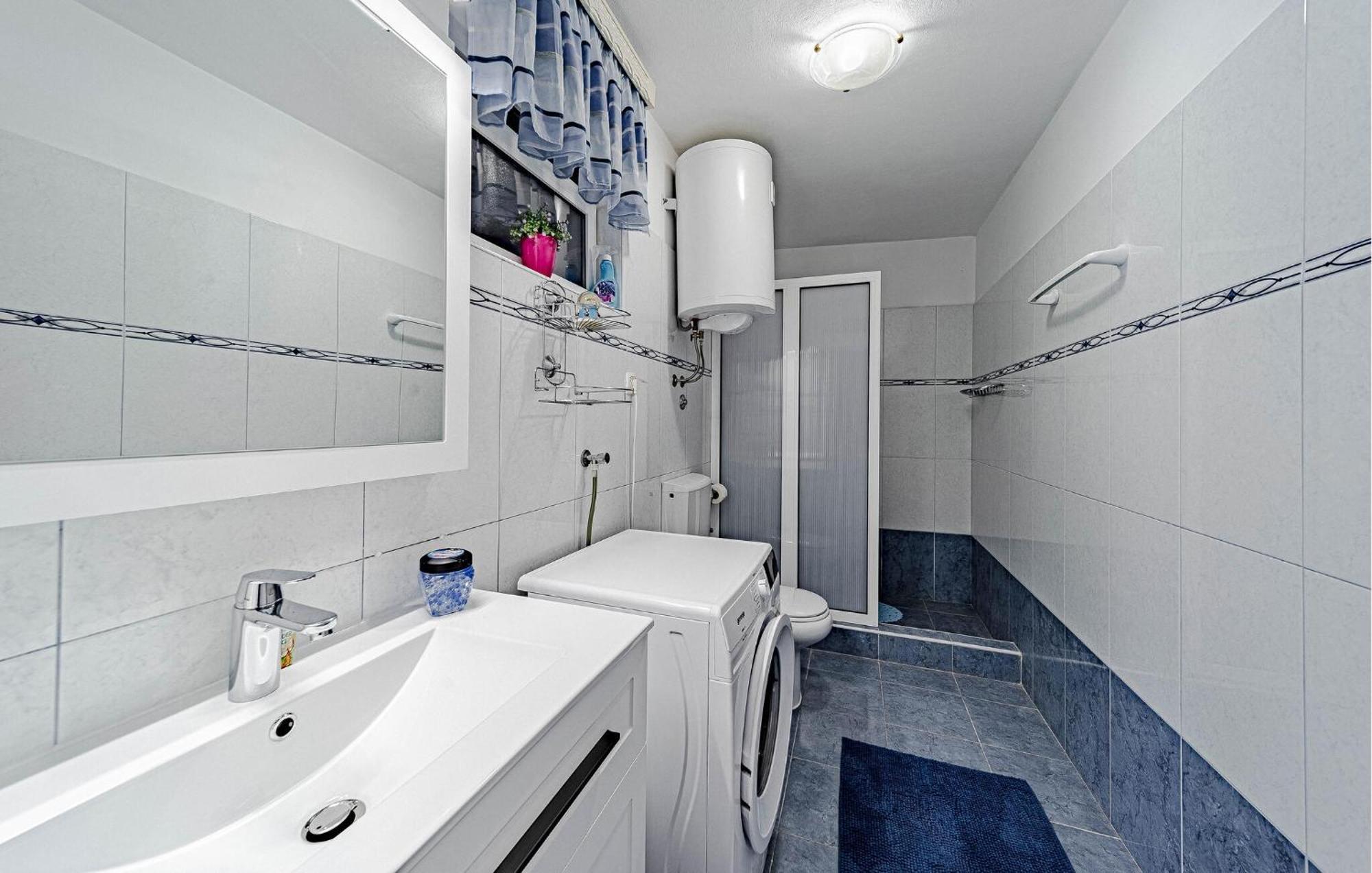Beautiful Home In Prigradica With Jacuzzi Extérieur photo