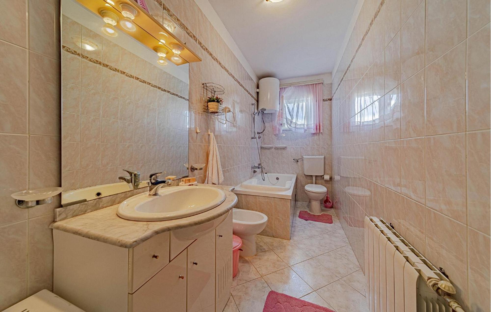 Beautiful Home In Prigradica With Jacuzzi Extérieur photo