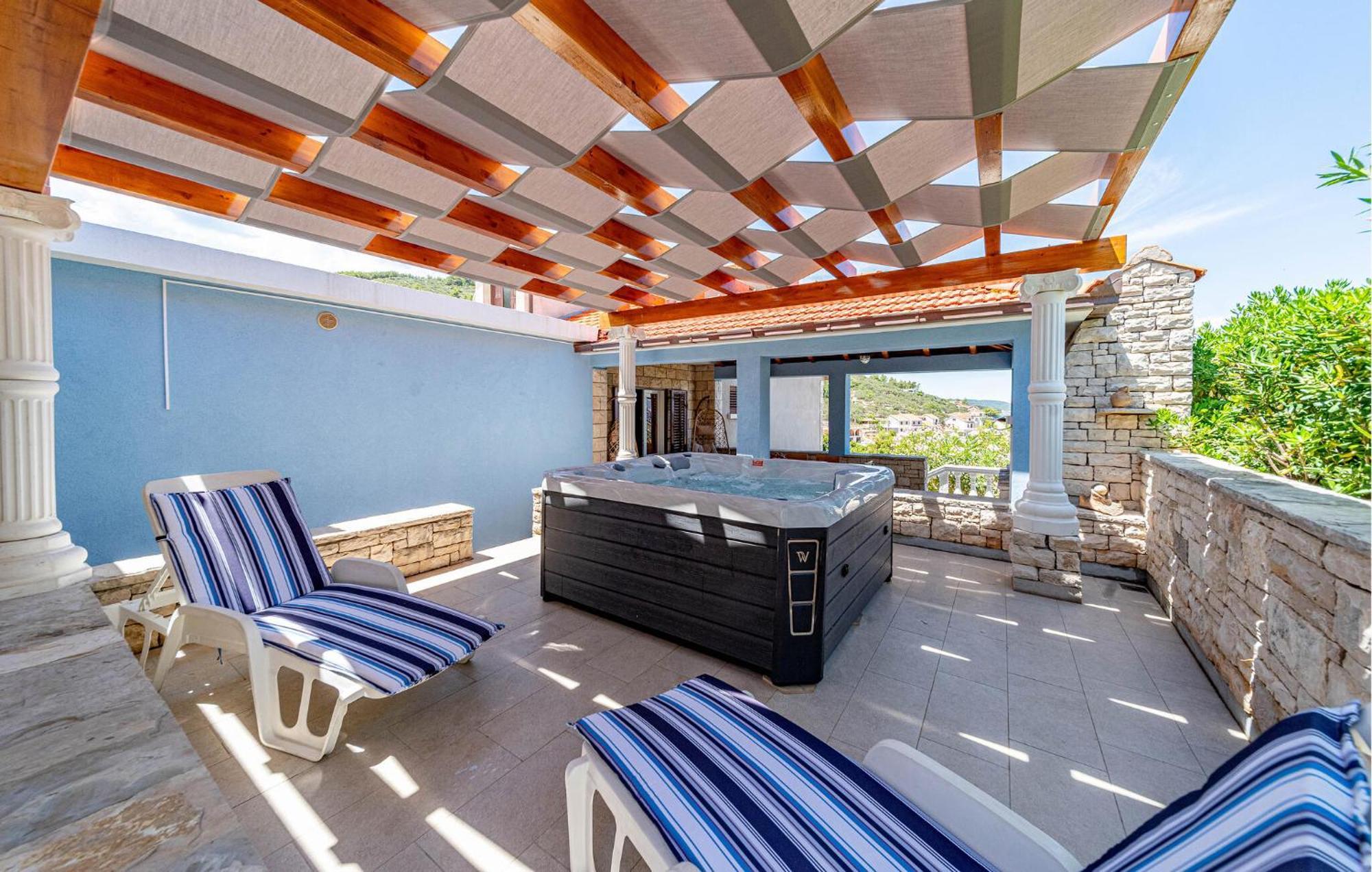 Beautiful Home In Prigradica With Jacuzzi Extérieur photo