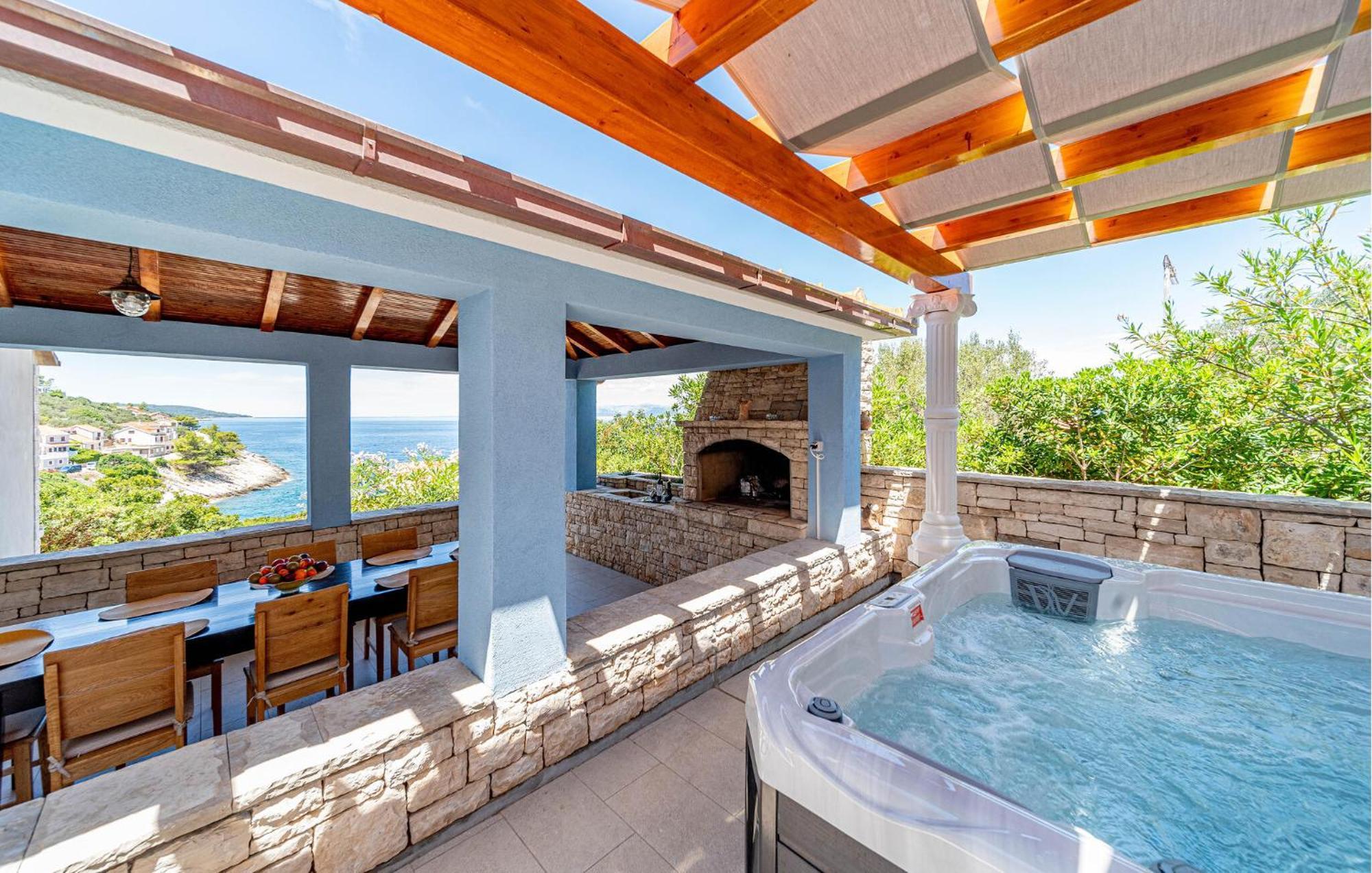 Beautiful Home In Prigradica With Jacuzzi Extérieur photo